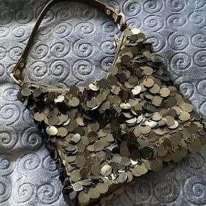 Apt evening bag eye catcher